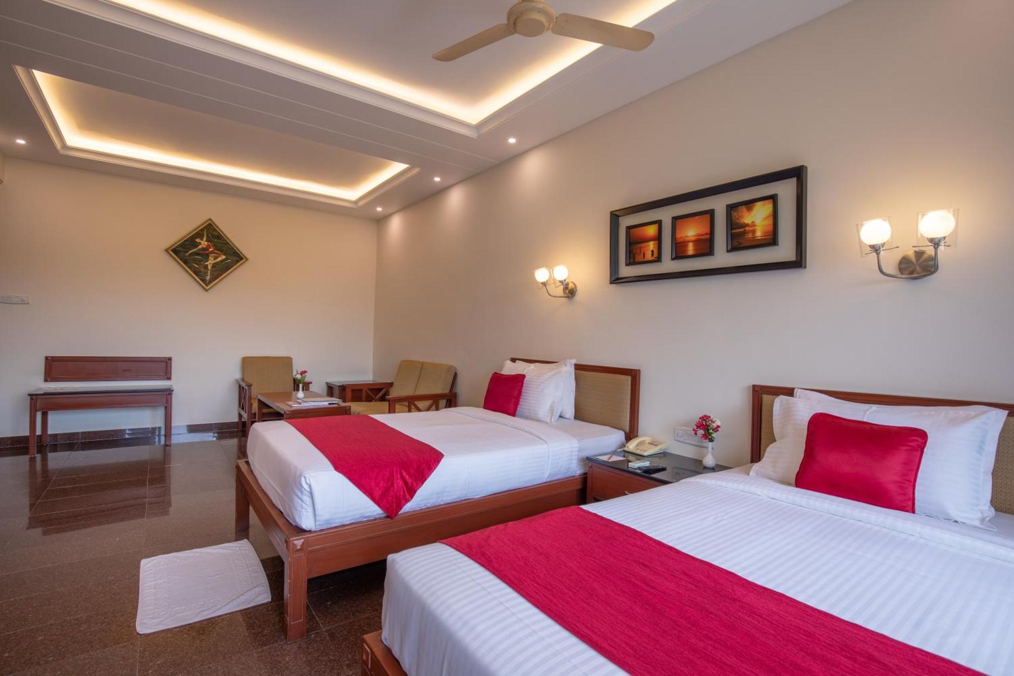 Jenneys Residency Hotel Coimbatore Room photo